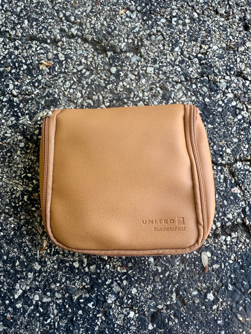 United Airlines BusinessFirst Amenity Kit Toiletry Bag Brown Travel